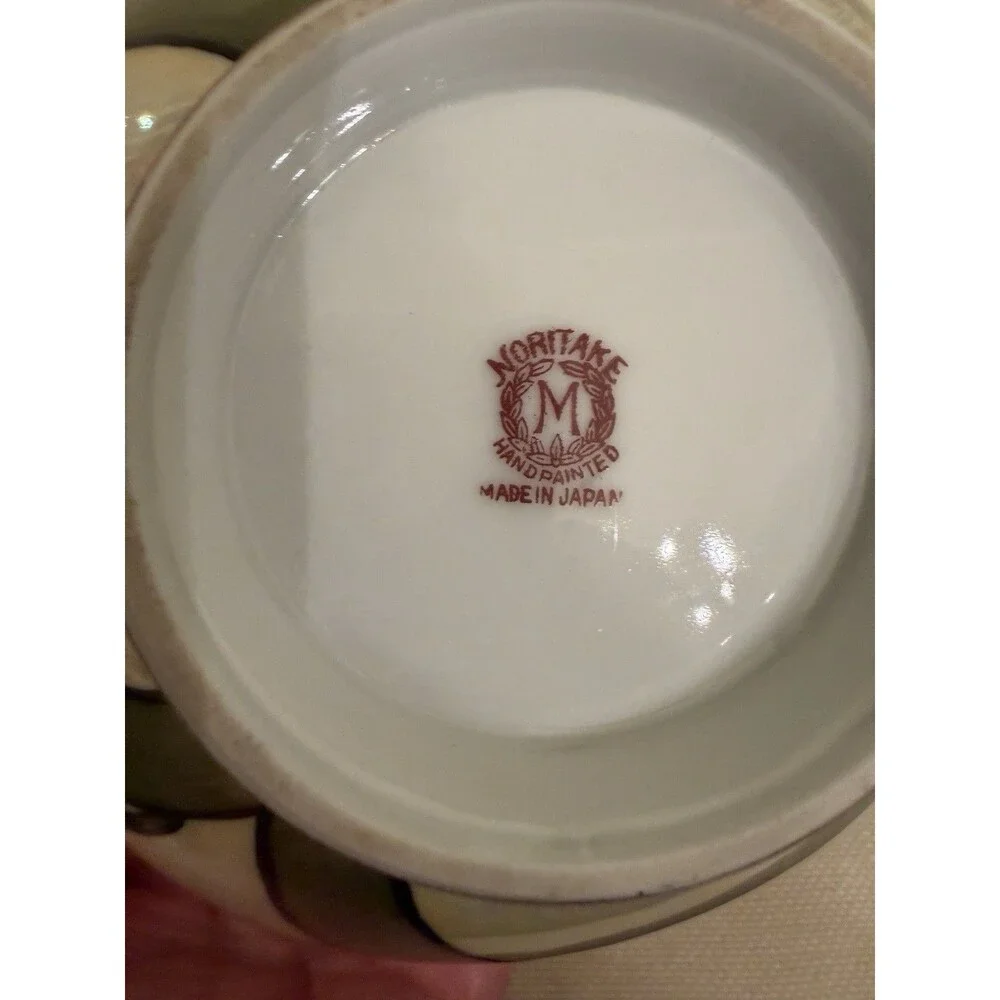 VTG Noritake Lusterware Bowl w/ Iridescent Peach Interior Painted Floral Motifs.